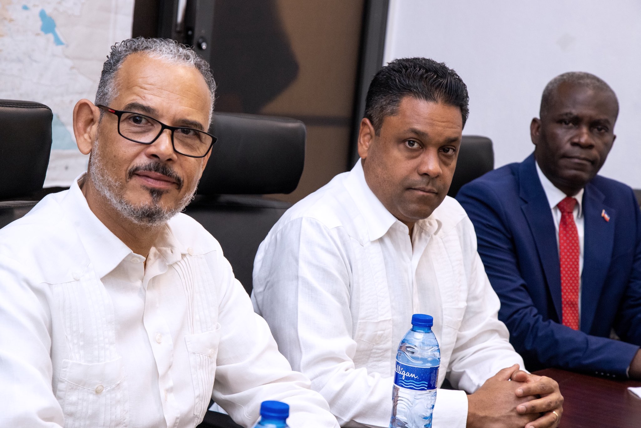 Constitution à la carte : Bicéphalisme et collégialité de toutes les duperies